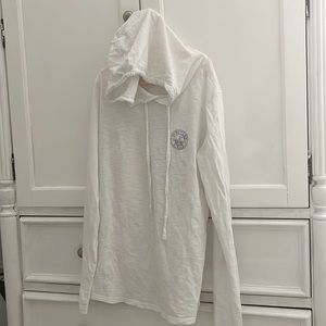 VINEYARD VINES long sleeve t shirt with hood!
